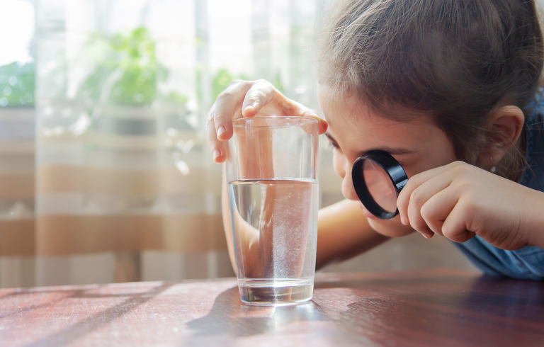 Améliorez la qualité de votre eau avec un adoucisseur d'eau : Les avantages et le fonctionnement expliqué
